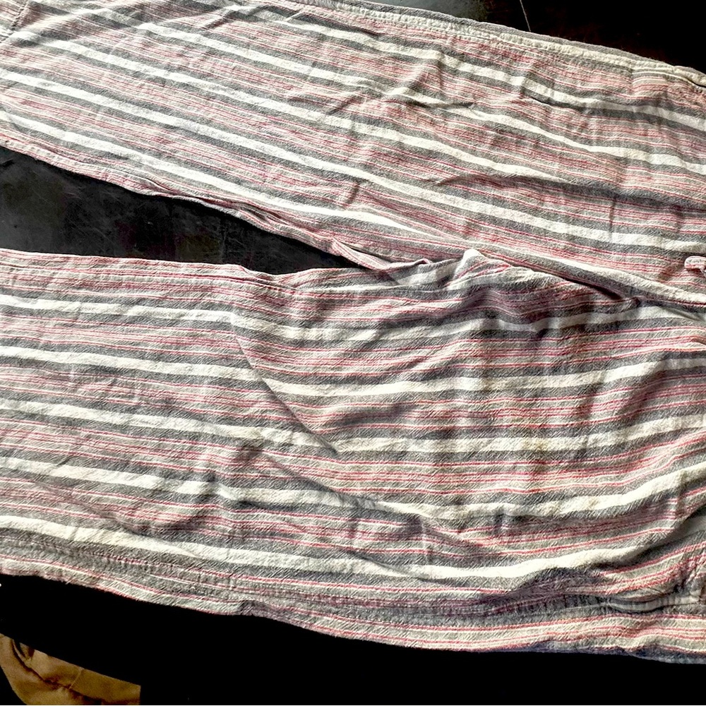 Striped pants never worn has a bow in the front. Very stretchy